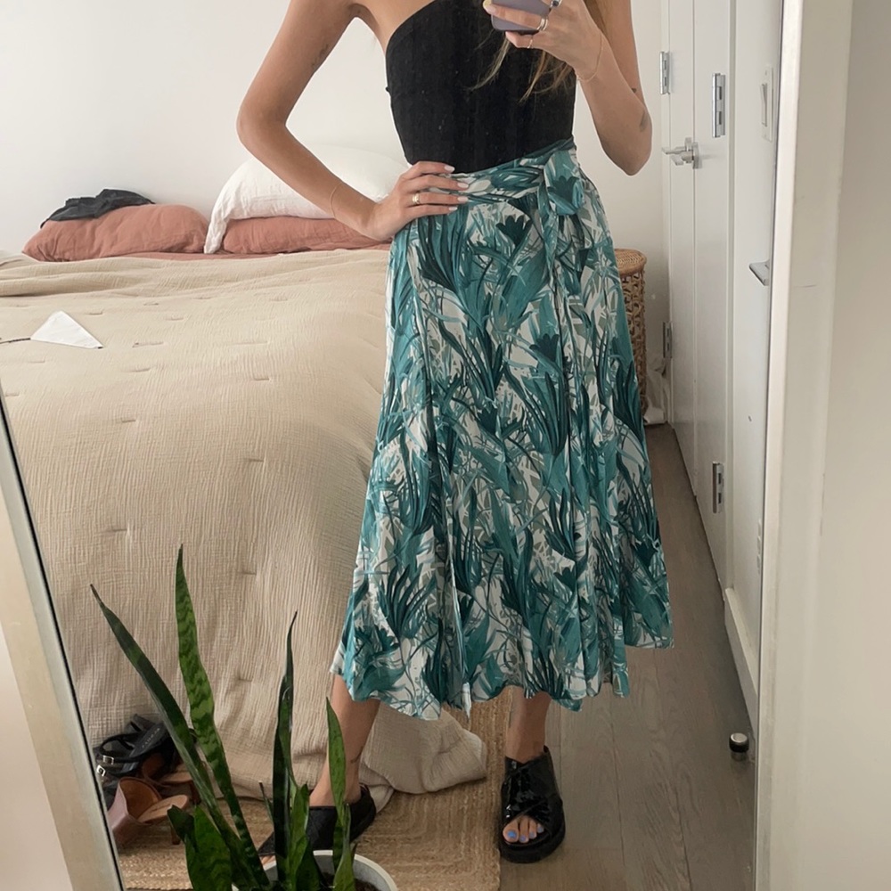 Amour Vert 100% silk wrap skirt